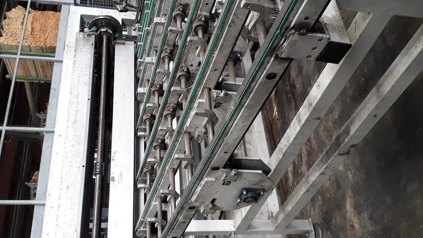 Maintenance sur tapis d'entrainement chez Schilliger Bois